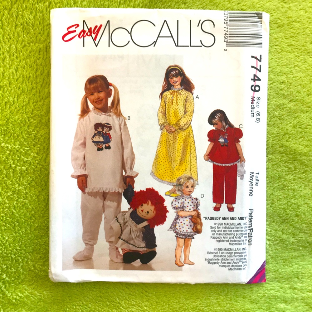 McCall's Pattern - Child's Nightgown - Raggedy Ann